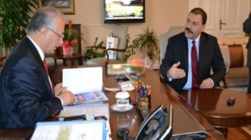 T&uuml;rkiye Buz Hokeyi Federasyonu&rsquo;ndan Vali Daş&ouml;z&rsquo;e Ziyaret