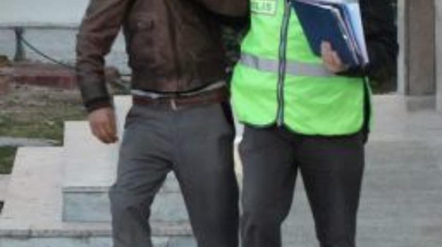 Hırsız Kardeşler G&uuml;venlik Kamerasına Yakalandı