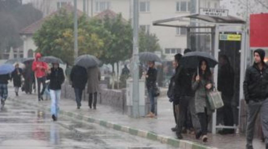 Sağanak Yağış Bursa&rsquo;da Devam Ediyor