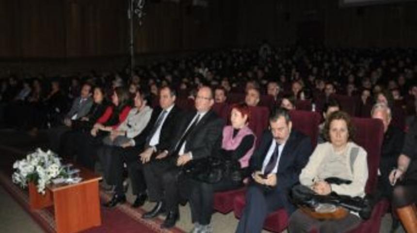 Genco Erkal Tiyatrosu İlgiyle İzlendi