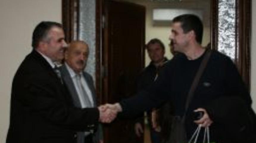 İspanyol Ve &Ccedil;ek &Ouml;ğrenciler G&uuml;neysu&rsquo;da