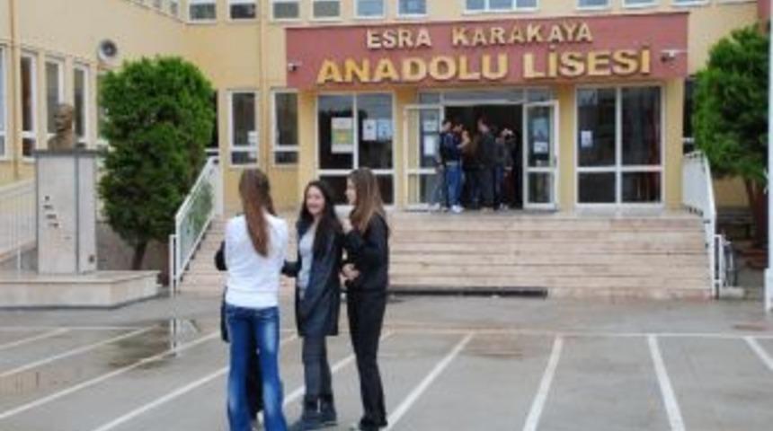 Didim Esra Karakaya Anadolu Lisesi Serbest Kıyafete Ge&ccedil;ti