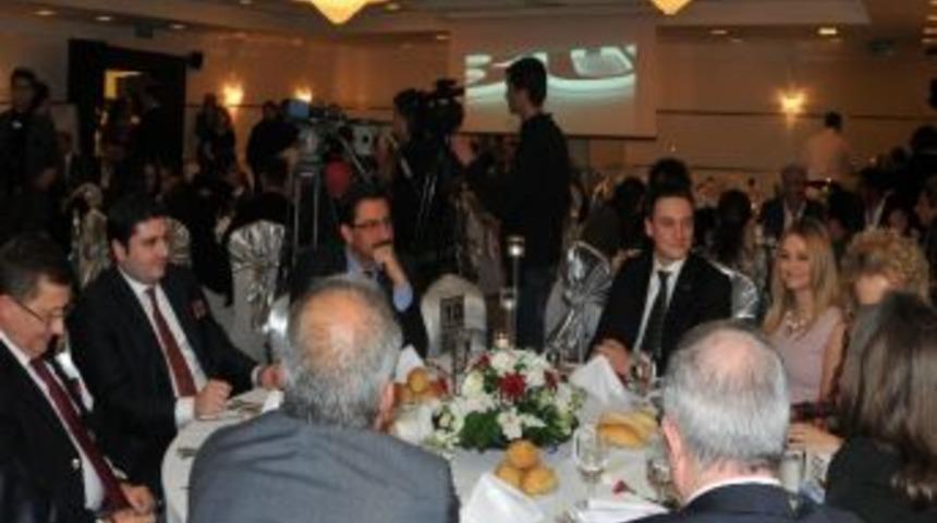 Başkan Ak'a "yılın Hizmet" &Ouml;d&uuml;l&uuml;