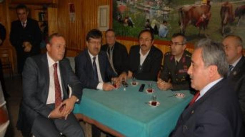 Vali Kızılcık, Şalpazarı &Ccedil;arşısını Gezdi