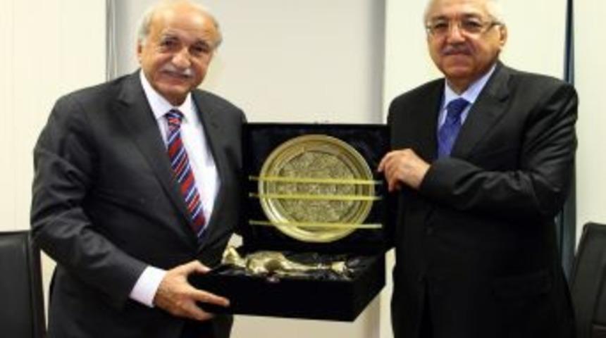 Fiba Holding Y&ouml;netim Kurulu Başkanı H&uuml;sn&uuml; &Ouml;zyeğin'den Naksan&rsquo;a Ziyaret