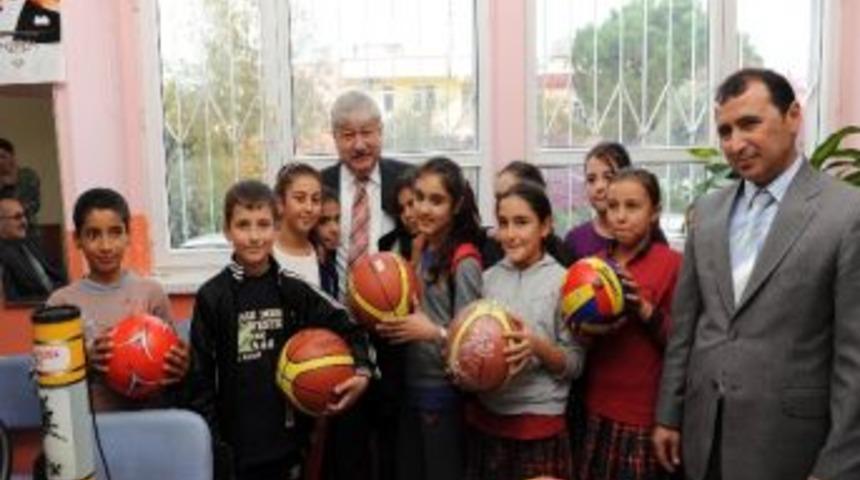 Başkan Akaydın, Varsaklı Öğrencilerle Buluştu