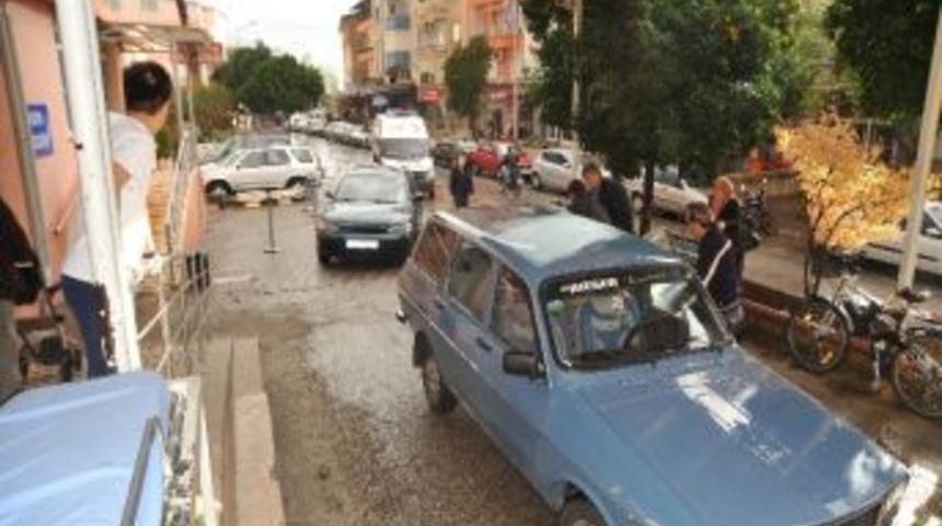 Bozdoğan’da Öğrenci Servisi Kaza Yaptı; 4 Yaralı