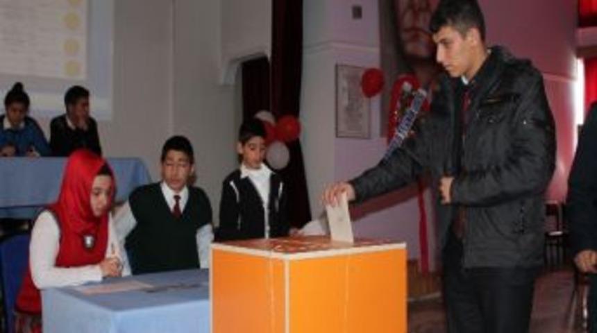 &Ouml;ğrenci Meclisi Başkanlık Divanı Se&ccedil;imi Yapıldı