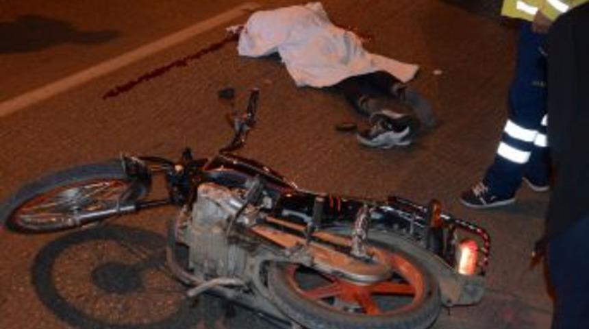 Trafik Cezasını Yatırmaya Giderken Kaza Yapan Gen&ccedil;lerden Biri &Ouml;ld&uuml;