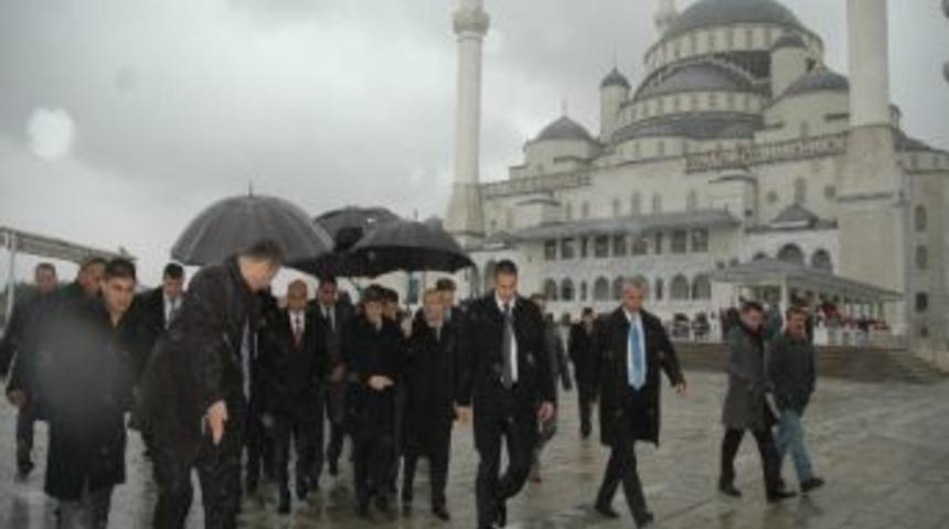 (&ouml;zel Haber) Libya Devlet Başkanı Magaryaf Cuma Namazını Kocatepe Camisi&rsquo;nde Kıldı