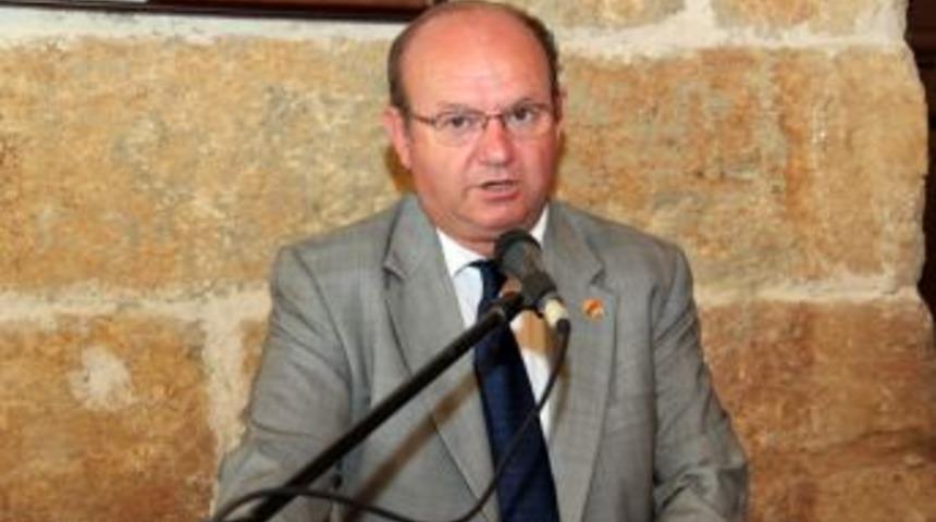 Gazetecilerin arasına ayrımcılığı sokmayın