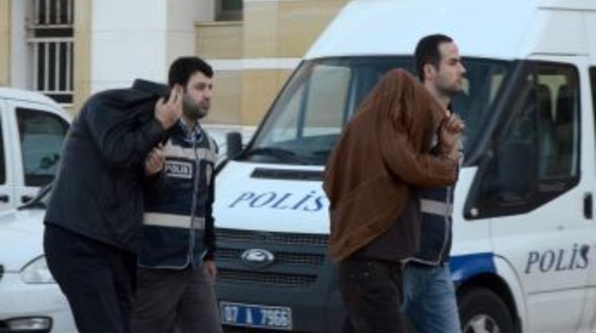 Tefecilik Operasyonunda Yakanan 35 Kişiden 15'i Adliyeye &Ccedil;ıkarıldı