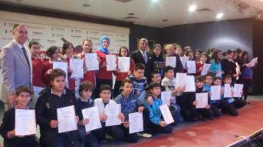 Akansu Koleji &Ouml;ğrencileri ESOL Sertifikası Sevinci Yaşadı