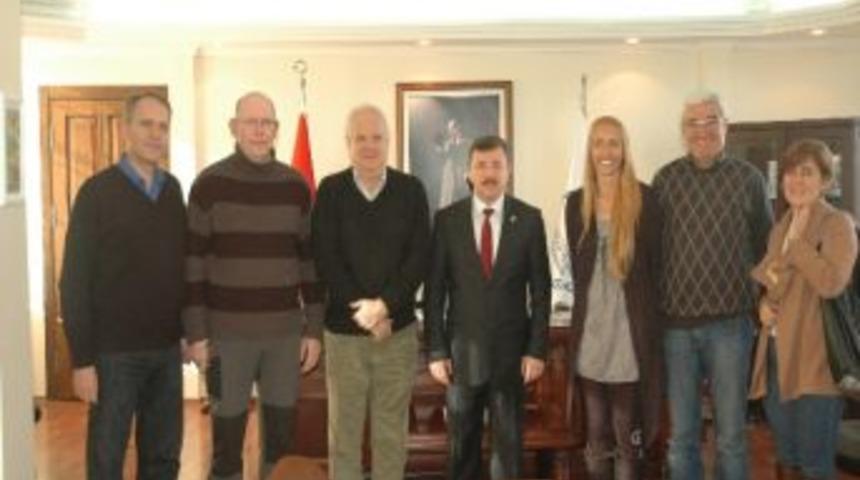 Avrupa Veteranlar Atletizm Birliği Yetkilileri İzmir&rsquo;de