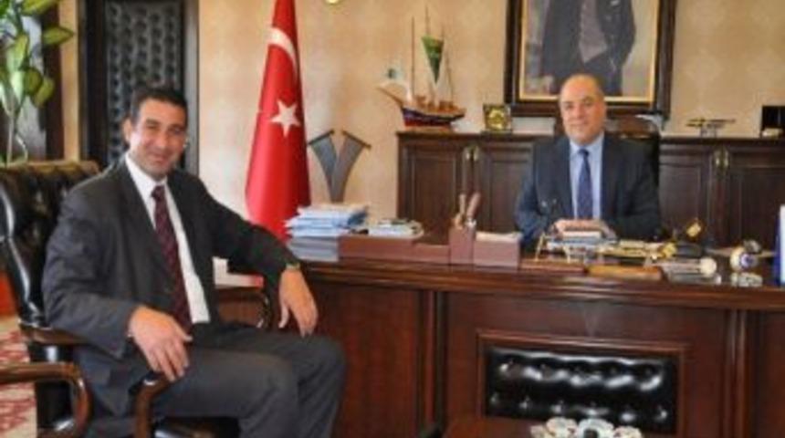 Akhisarlı K&uuml;&ccedil;&uuml;k Esnaf, Kosgeb&rsquo;den D&uuml;ş&uuml;k Faizli Kredi İstiyor