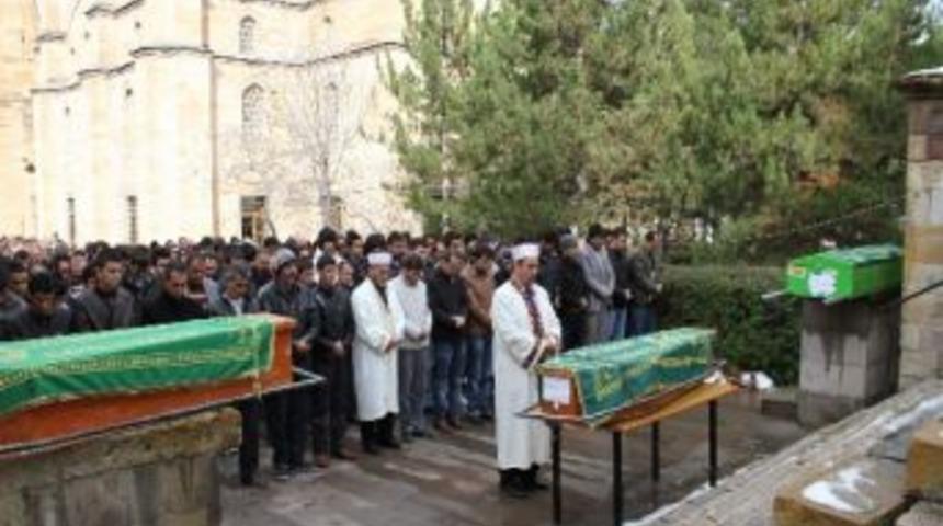 Nevşehir&rsquo;de Trafik Kazasında Hayatını Kaybeden 4 Kişi Toprağa Verildi