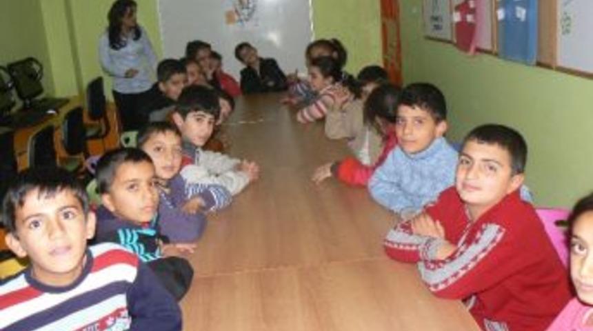 Kulp Kaymakamı Mehmet Maraşlı &Ccedil;ocuklarla Bir Araya Geldi