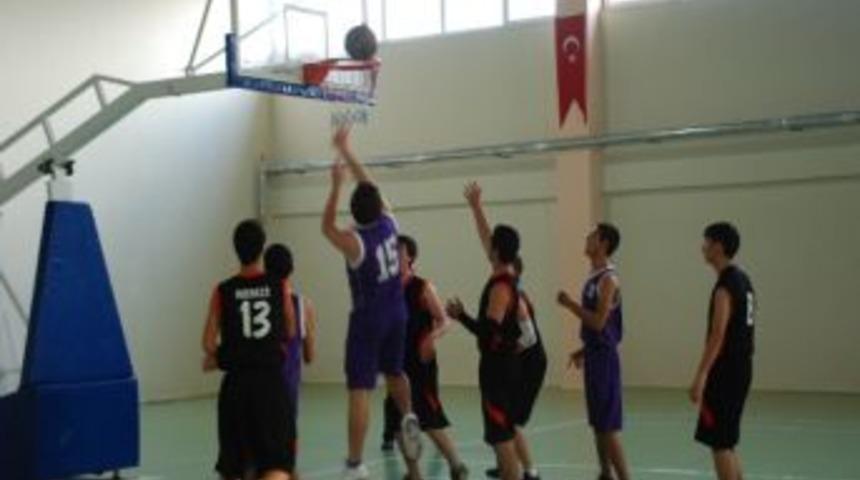 Didim&rsquo;de Okullararası Basketbol M&uuml;sabakaları Sona Erdi