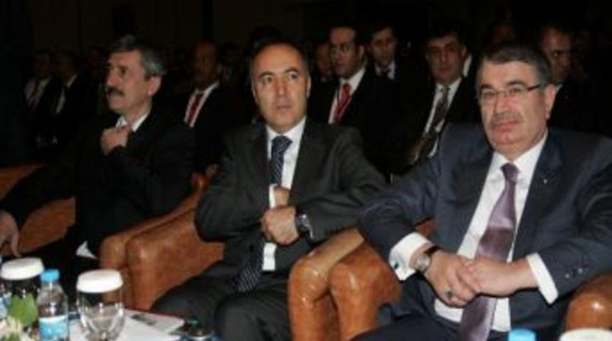 İ&ccedil;işleri Bakanı İdris Naim Şahin: