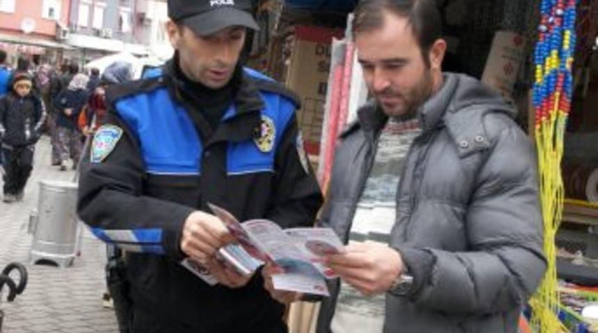 Polis Dolandırıcılara Karşı Broş&uuml;rle Uyardı