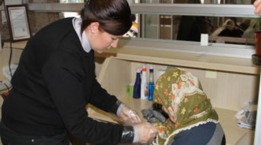 Dilenci Topladığı Parayı Bebek Bezinde Sakladı