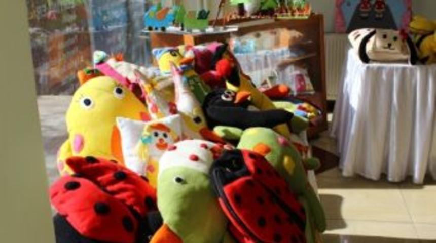 Eğitici Anneler Eserlerini Sergilediler