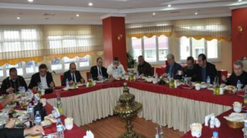 M&uuml;d&uuml;r Karataş: B&uuml;roda &Ccedil;alışanları Sokağa Aldık, &Ouml;ncelikle Polislik Yapacağız