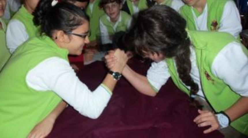 Lara Koleji&rsquo;nde Bilek G&uuml;reşi Yarışması D&uuml;zenlendi