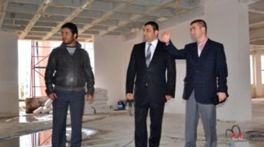 Rekt&ouml;r La&ccedil;iner İnşaatları İnceledi