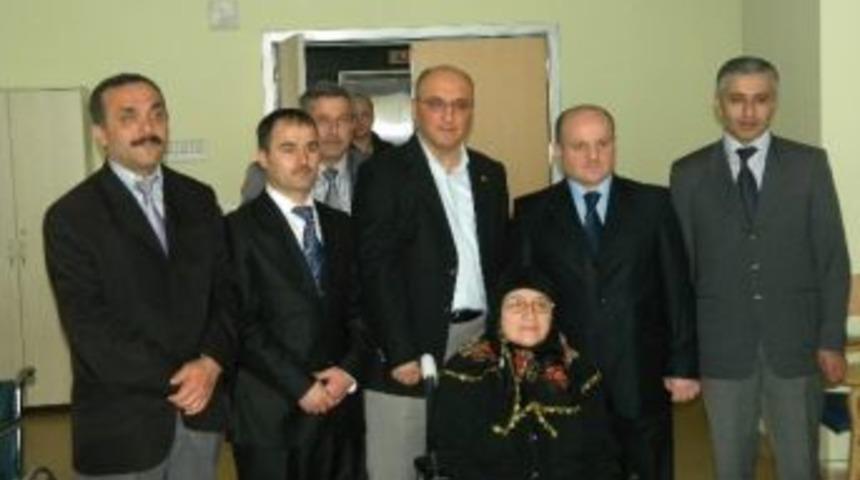 Giresun &Ouml;zel Ada Hastanesi&rsquo;nden Engelli Şaduman Nine&rsquo;ye Ak&uuml;l&uuml; Ara&ccedil;