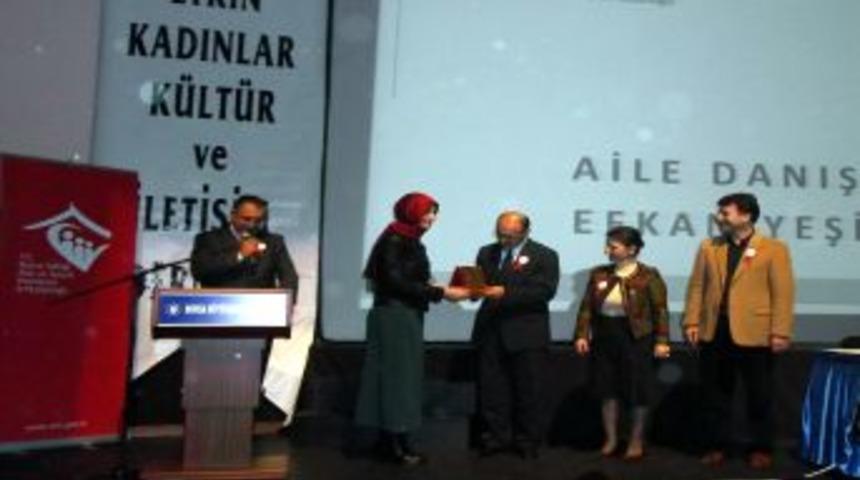 Yeşildağ: &Ccedil;ocuğunuza Karşı &Ccedil;okbilmiş Anne Olmayın