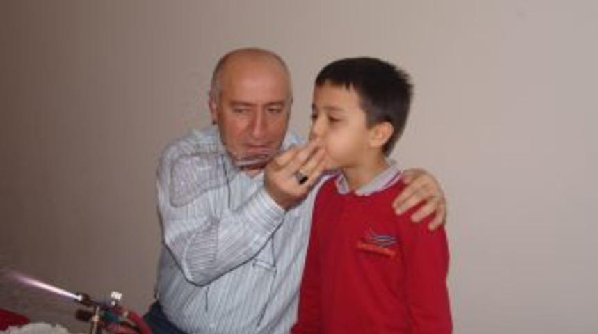 &Ouml;ğrencilerin Nefesiyle Cam Boruları Semazene &Ccedil;eviriyor