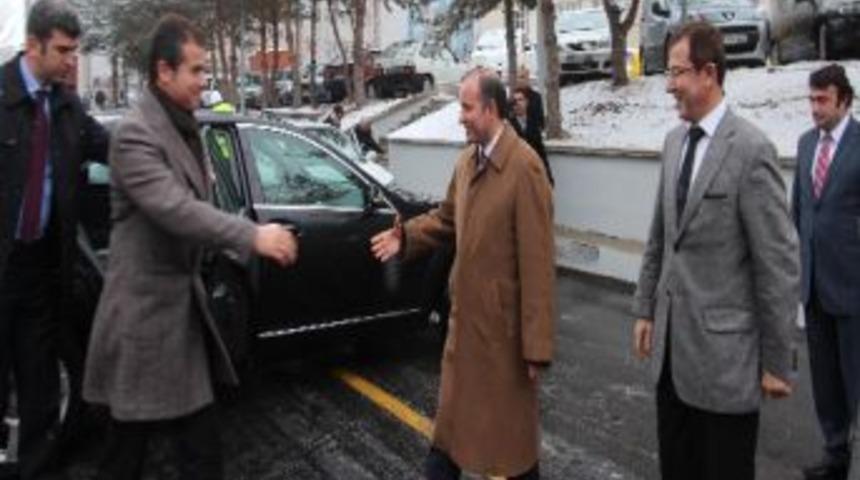 Gen&ccedil;lik Ve Spor Bakanı Suat Kılı&ccedil;, B&uuml;y&uuml;kşehir Belediyesi&rsquo;ni Ziyaret Etti&hellip;