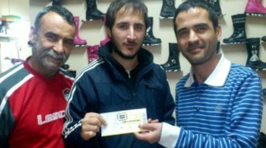 Ayakkabı Alana Manisaspor Bileti Hediye