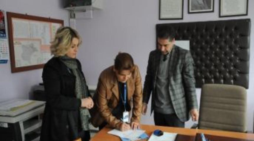 Belediyeden &Ouml;ğrencilere Ayakkabı Yardımı