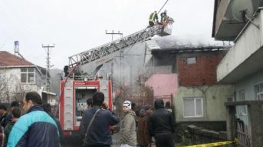 &Ccedil;atı Yangını Korkuttu