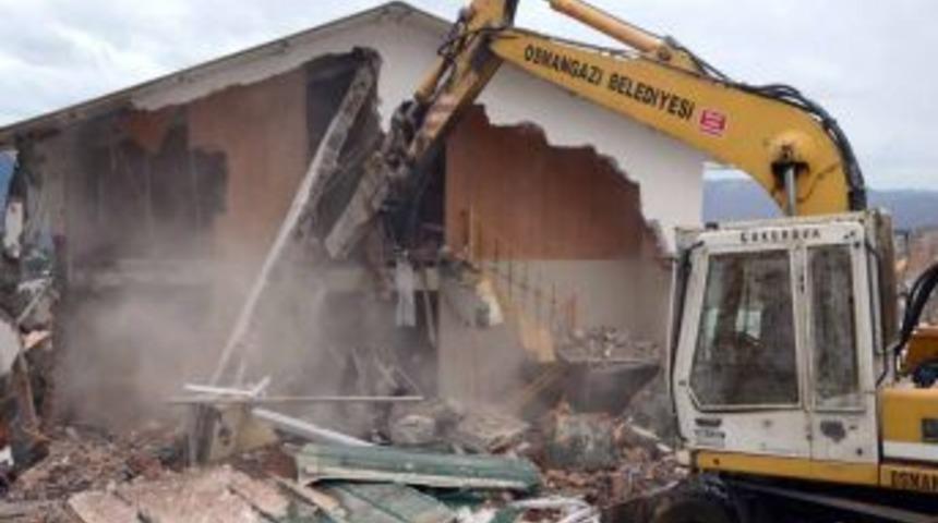 Kaçak Yapılan 3 Villa Yerle Bir Edildi