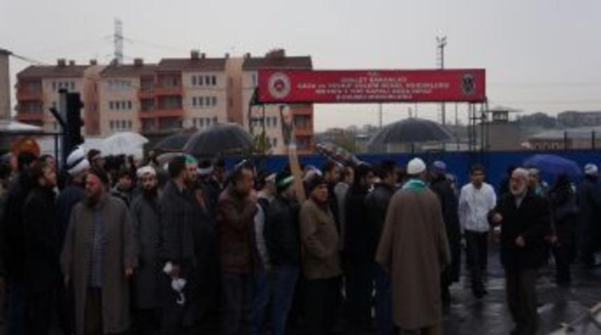 Fadıl Akg&uuml;nd&uuml;z, C&uuml;bbeli Ahmet Hoca I&ccedil;in Metris'e Geldi