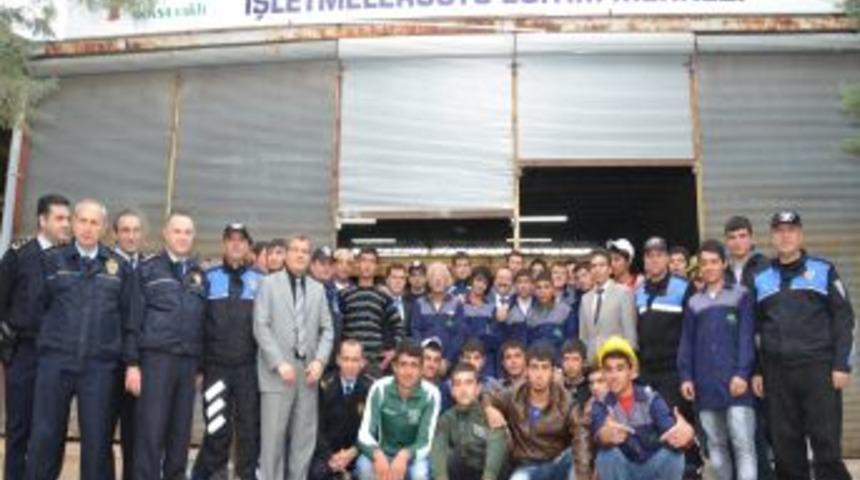 Polisinin 'Umut Yıldızı' Projesi &Ccedil;ocukların Umudu Oldu