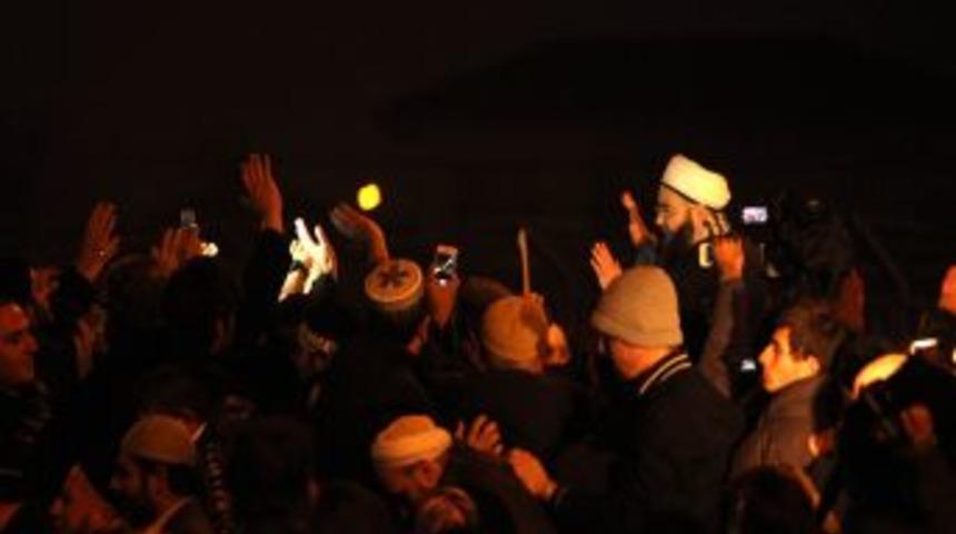 Ahmet Mahmut &Uuml;nl&uuml; Cezaevinden Ayrıldı