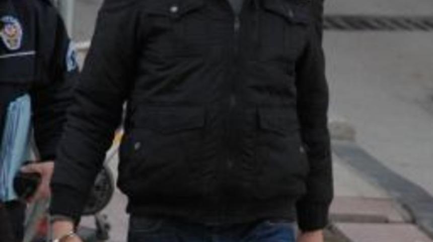 Gazinoda Ruhsatsız Silahla Yakalandılar