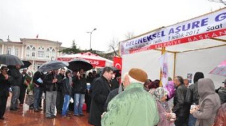 3500 aşure dağıtıldı