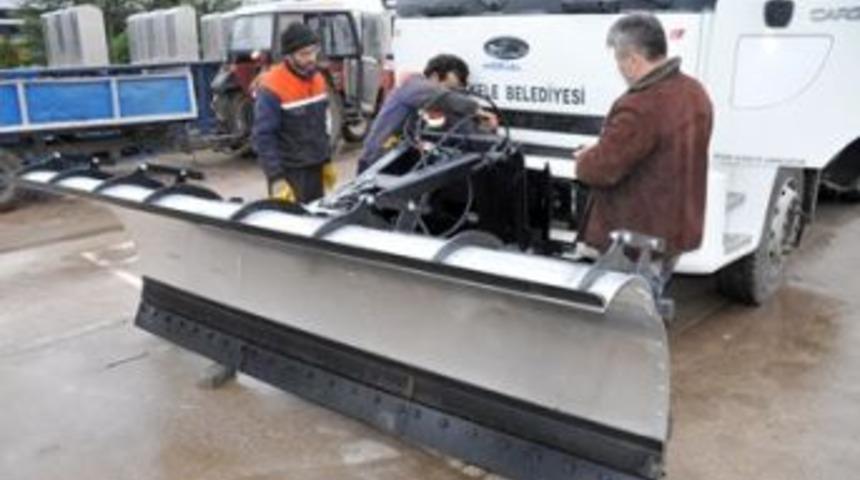 Başiskele karla m&uuml;cadeleye hazır