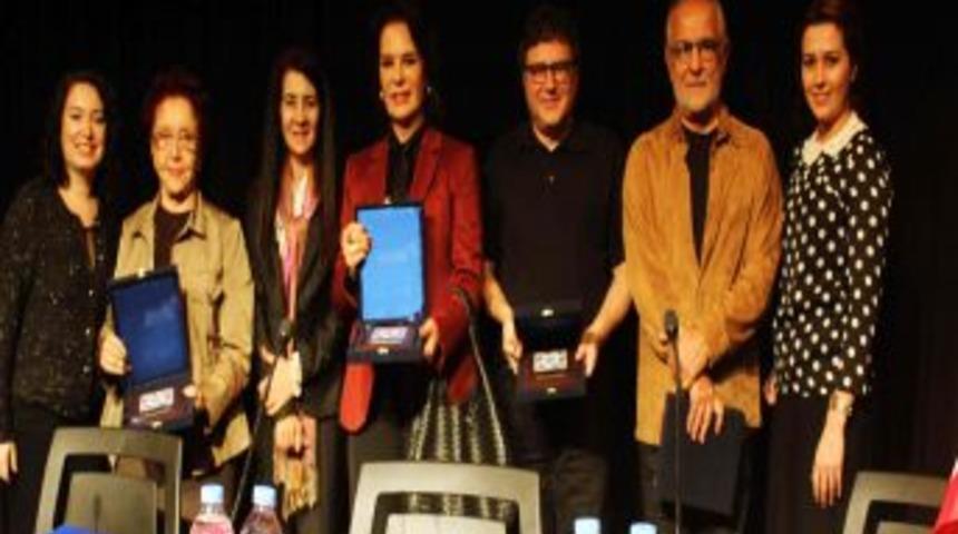 İstanbul Aydın &Uuml;niversitesi, Yazar Ve Oyuncuları Ağırladı