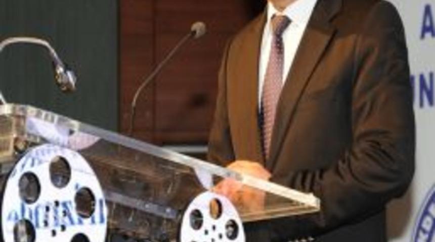 Akaydın'dan Turizm Kongresi'ne Katılmayan Bakan G&uuml;nay'a: Neredesin