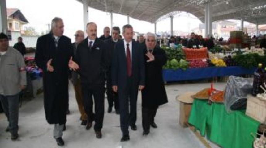 Hızırtepe Semt Pazarında Aşure Dağıtıldı