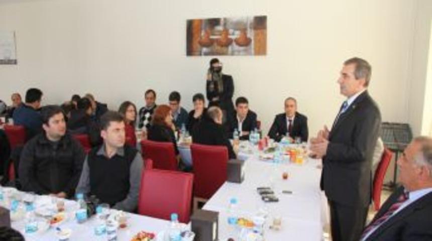 Vali Yazıcı: Kamudan Maaş Alan Herkes, Mesaisini Halk I&ccedil;in Harcamalıdır