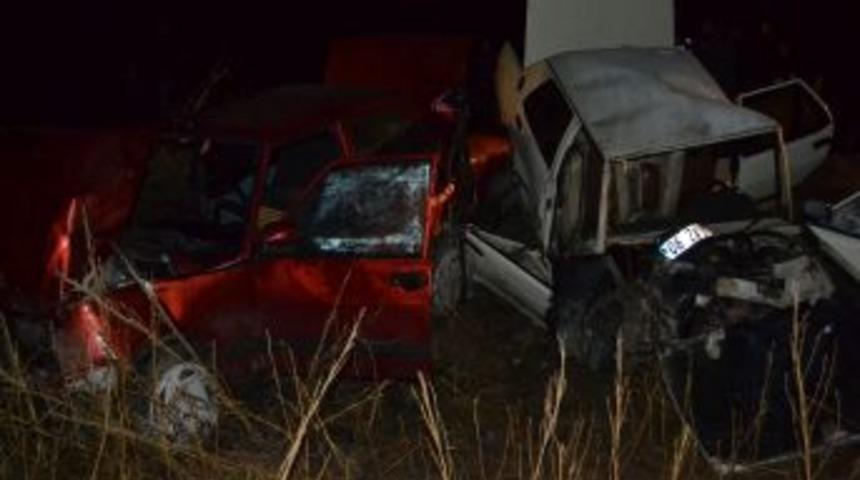 &Ccedil;ankırı'da Trafik Kazası: 1 &Ouml;l&uuml;, 6 Yaralı