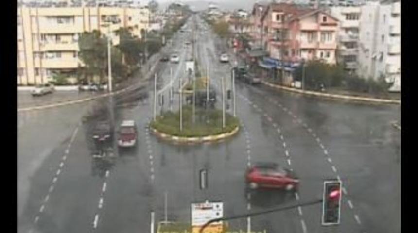 Kırmızı Işık İhlali Yine Kazaya Yol A&ccedil;tı