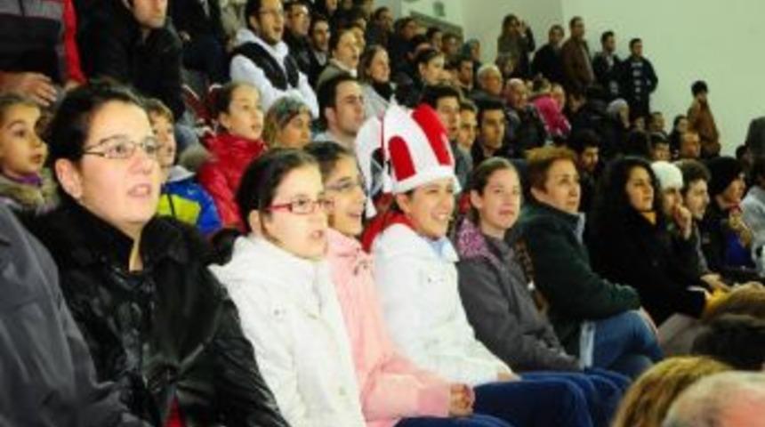 Buzun &ldquo;melekleri&rdquo; B&uuml;y&uuml;ledi